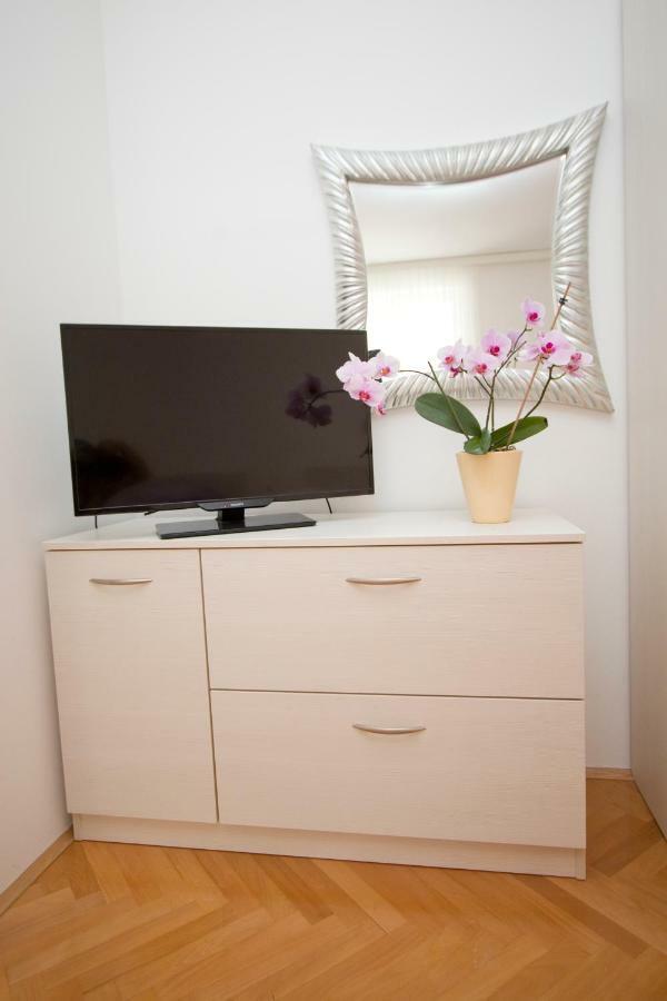 Apartmani Marija Cizmic Макарська Екстер'єр фото