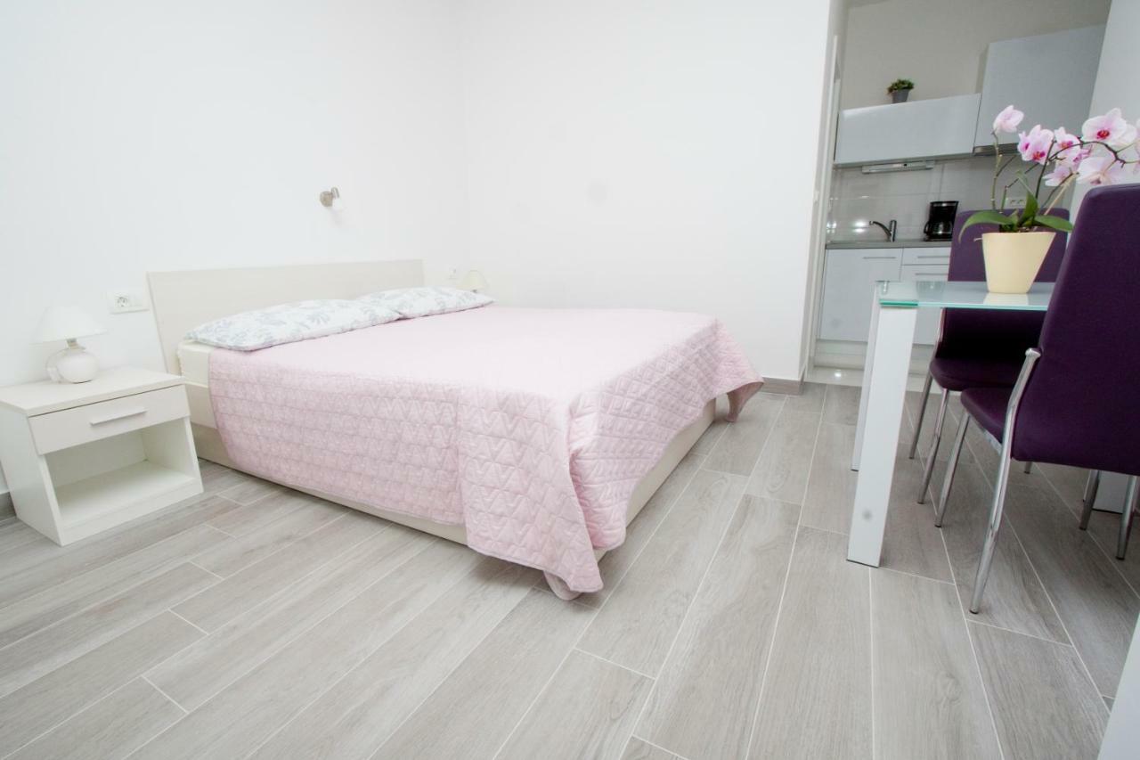 Apartmani Marija Cizmic Макарська Екстер'єр фото